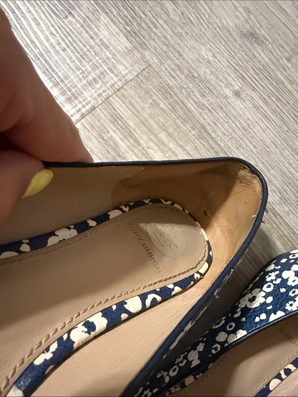 Women’s Tory Burch flats 💙